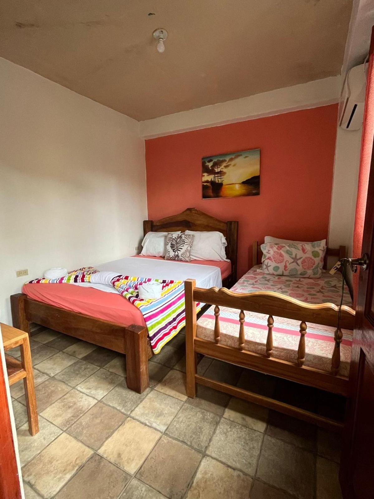 Hotel Y Restaurante Mama Ines Санта-Каталіна Екстер'єр фото